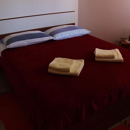 Apartment Mis Floura غييكا المظهر الخارجي الصورة