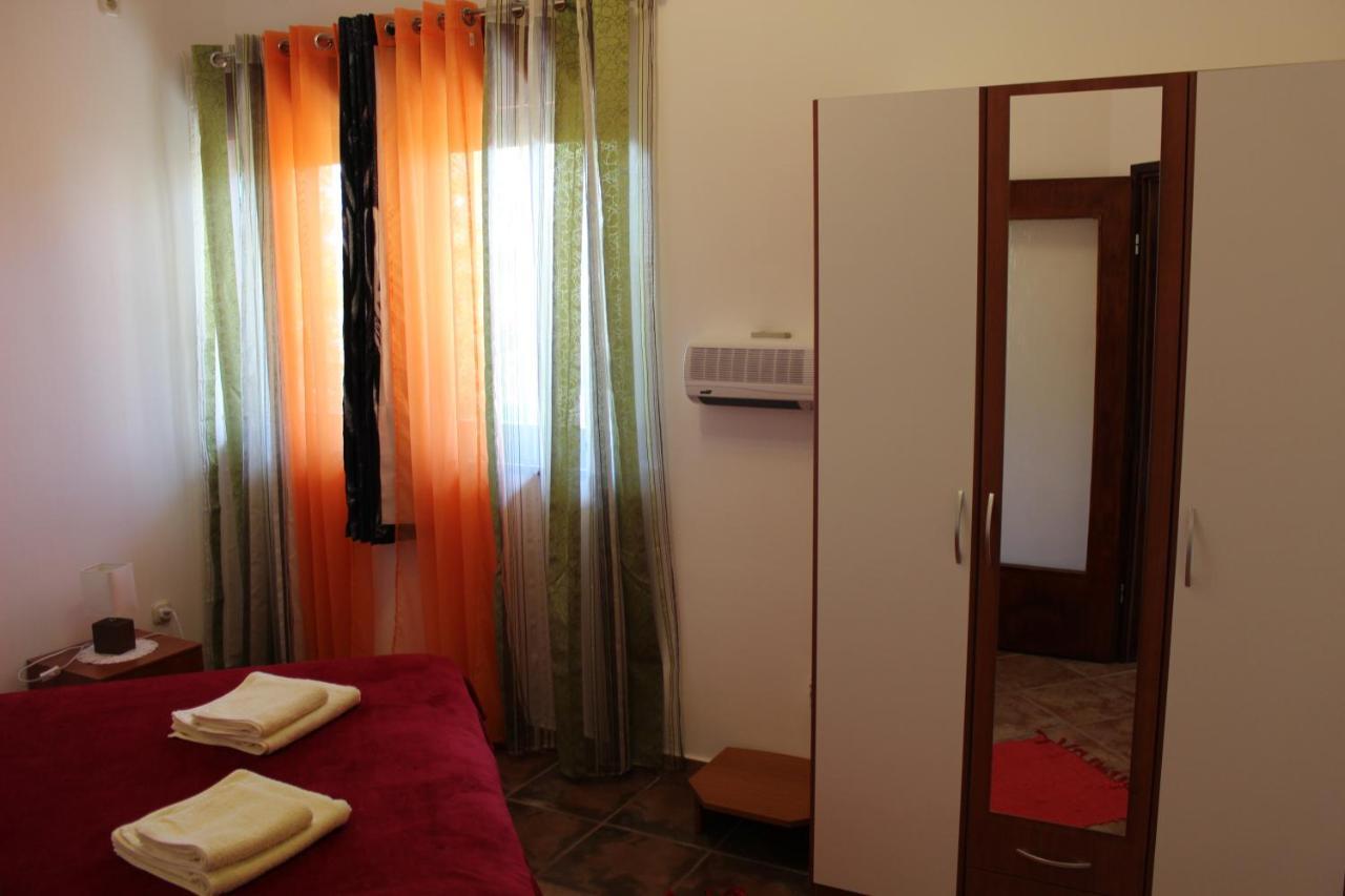 Apartment Mis Floura غييكا المظهر الخارجي الصورة