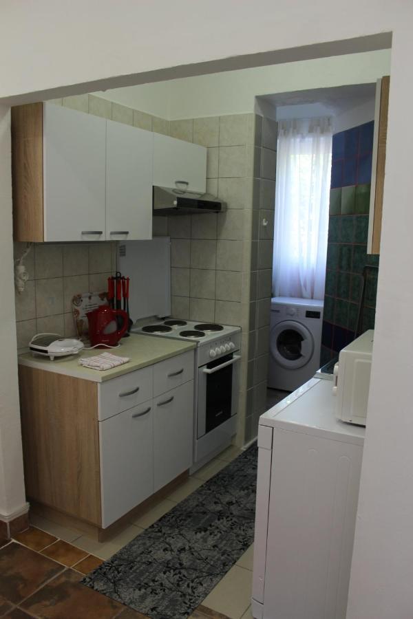 Apartment Mis Floura غييكا المظهر الخارجي الصورة