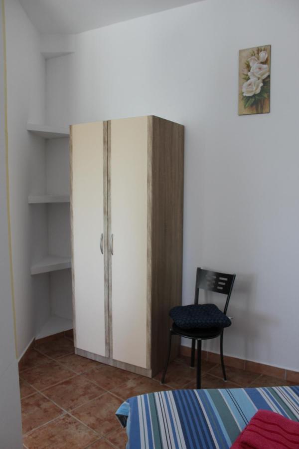 Apartment Mis Floura غييكا المظهر الخارجي الصورة