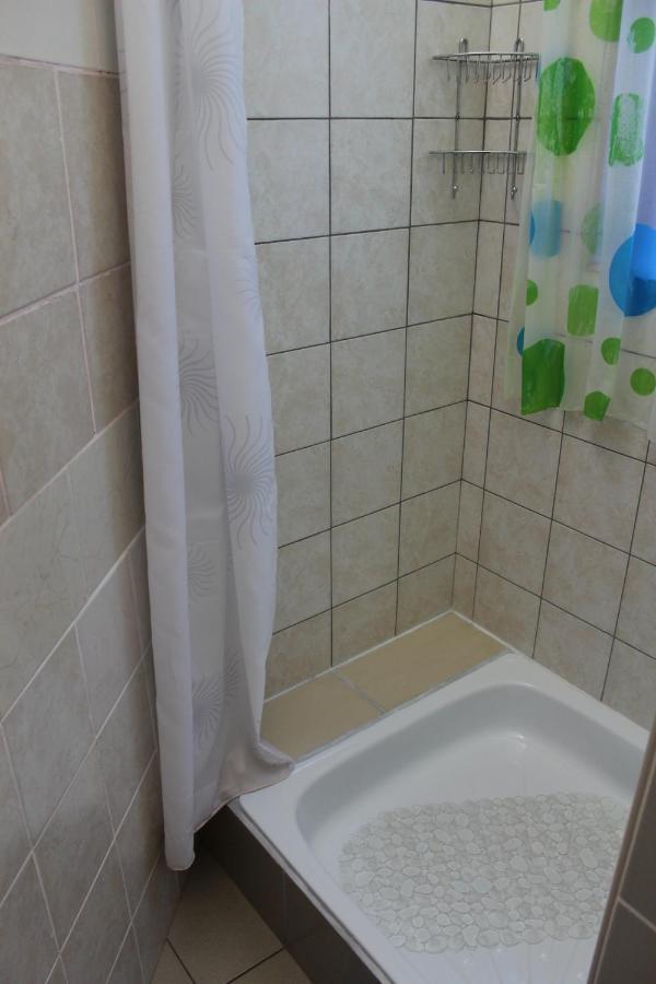 Apartment Mis Floura غييكا المظهر الخارجي الصورة