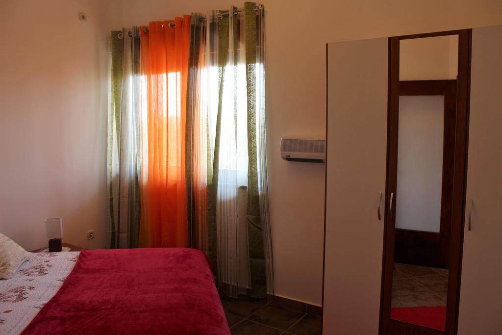 Apartment Mis Floura غييكا المظهر الخارجي الصورة