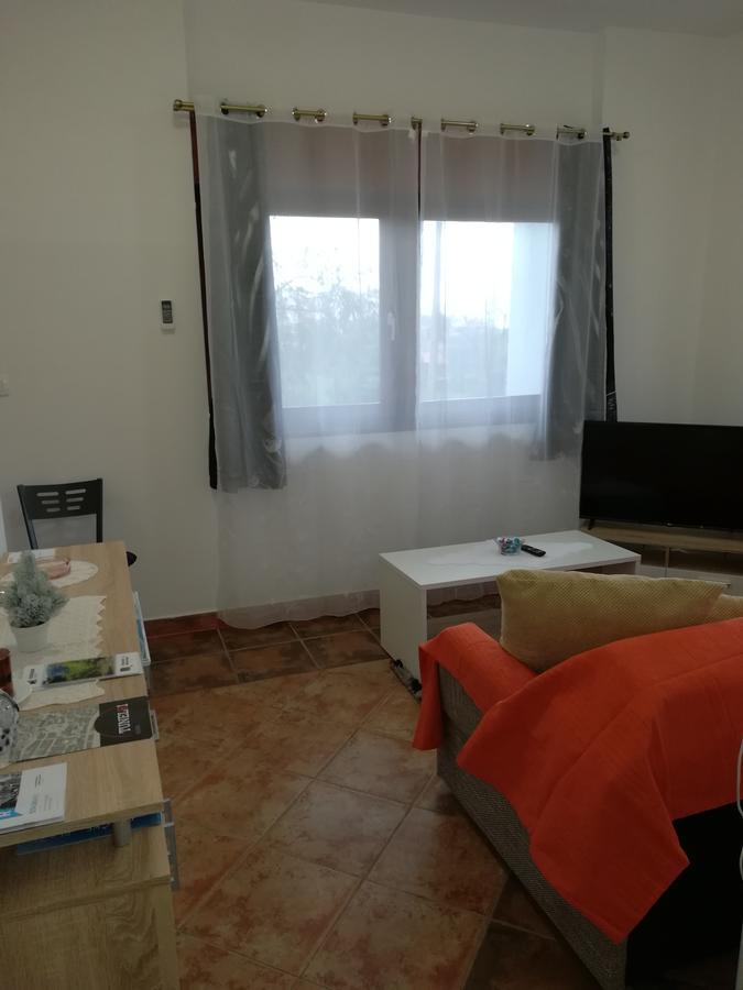 Apartment Mis Floura غييكا المظهر الخارجي الصورة