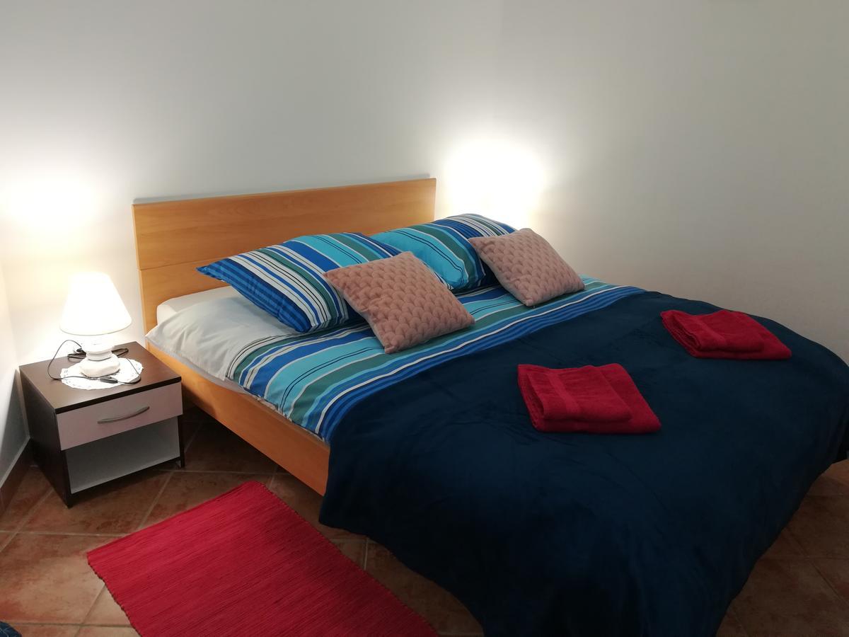 Apartment Mis Floura غييكا المظهر الخارجي الصورة