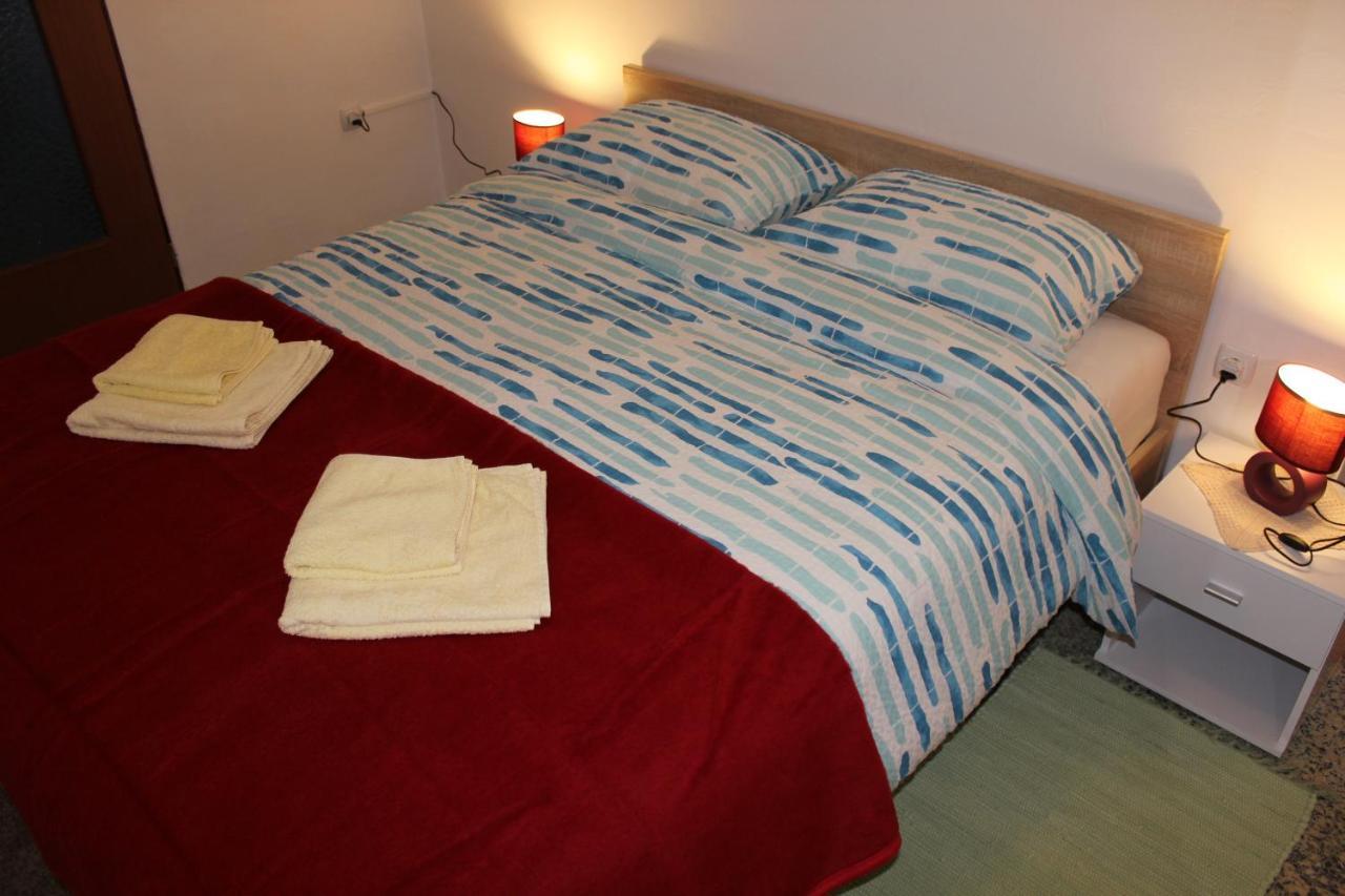 Apartment Mis Floura غييكا المظهر الخارجي الصورة